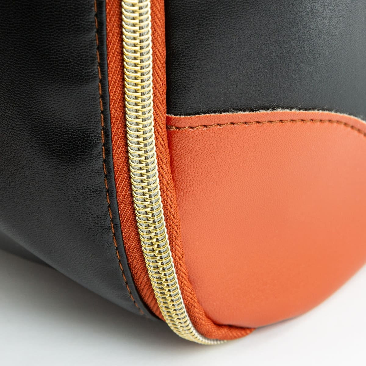 CarryOnyx™ 2-in-1 Travel Duffel